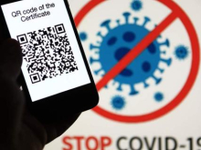 Госдума предложила признать импортные вакцины и выдавать QR-коды неофициально переболевшим