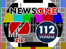 Конец борьбы: журналисты уходят из холдинга Медведчука, а частоты опальных каналов приватизировала власть