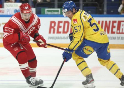Сборная России по хоккею в форме СССР разбила шведов