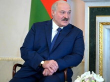 Лукашенко назвал Зеленского хорошим человеком, стремящимся в навозную яму