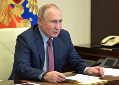 Путин призвал избавляться от равнодушных и высокомерных чиновников