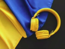 12-летнему киевлянину, пострадавшему за российскую музыку, предложили в подарок новые наушники