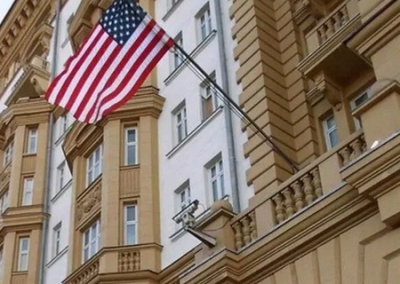 Россия выдворяет 10 сотрудников посольства США