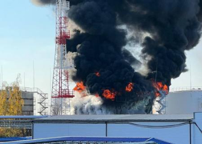 ВСУ вновь обстреляли Белгородскую область — горит нефтебаза