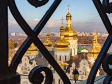 Монахов впускают в Киево-Печерскую лавру по пропускам СБУ