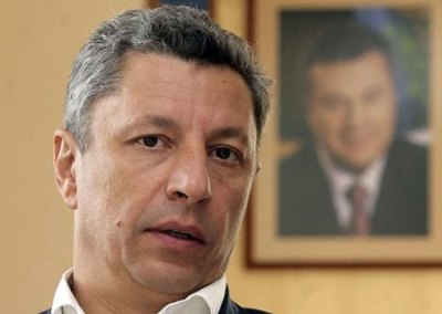 Зеленский намерен отобрать государственные награды у Азарова, Табачника, Ефремова. Напуганный Бойко — за