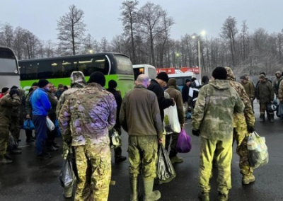Захарова указала Сибиге, что обмен пленными предложила именно Россия