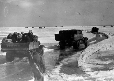 Камни есть будем, а Ленинград не сдадим! 80 лет назад открылась Дорога жизни по льду Ладожского озера