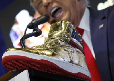 Трамп помешан на золоте и обещает золотой век Америке. Немецкий искусствовед объяснила эстетические вкусы президента США