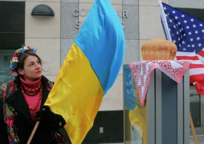Демпартия США призывает Байдена переключиться на внутренние проблемы, но Конгресс продолжает «заботиться» об Украине