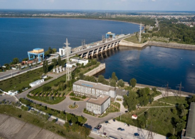 Украина в блэкауте, метро забито людьми, поражена Киевcкая ГЭС. Но Ермак обещает разрушить инфраструктуру России