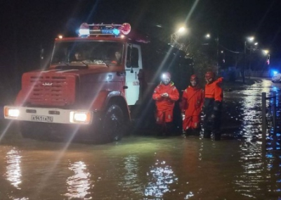 Севастополь без воды и света, по побережью крещенский шторм