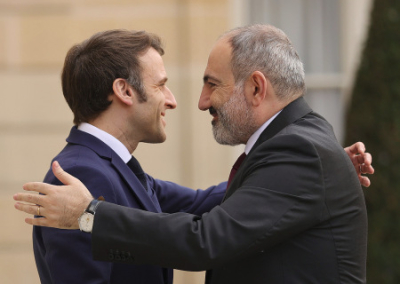 Азербайджан выступил против инициативы Франции вооружить Армению