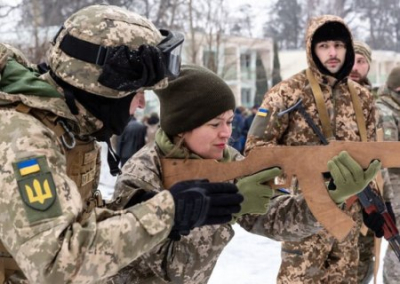 «У фашистов нет пола». Женские батальоны Украины