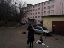 «Дамочка на иномарке заводит в центр без очереди свою толпу». В ДНР катастрофа с выдачей сертификатов от нарколога
