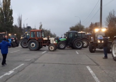 Нет зерну с Украины! Молдавские фермеры парализуют дороги