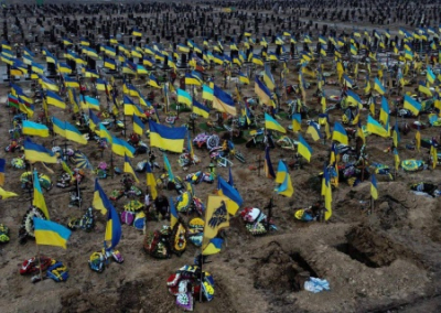 Доскакались: украинцам откажут в праве быть похороненными в родной земле, потому что она продана