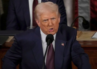 Трамп заявил, что США сложнее иметь дело с Украиной, а не с Россией. Путин хочет мира
