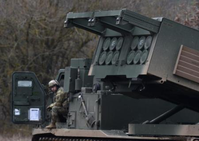 США поставят реактивные установки и другое вооружение для обстрела Донбасса