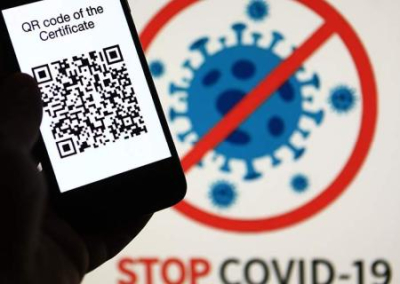 Госдума предложила признать импортные вакцины и выдавать QR-коды неофициально переболевшим