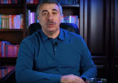 Комаровский: наличие «мовного омбудсмена» на Украине унижает страну
