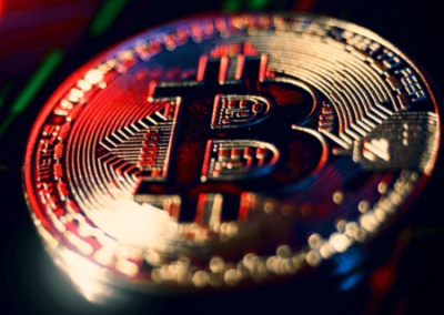 Курс Bitcoin упал на 25% с исторического максимума