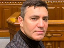 «Слуги народа» избавились от самого скандального депутата. Теперь уберут Зеленского?