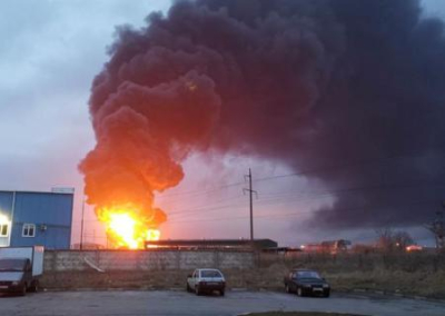 Украина обстреляла нефтебазу в Белгородской области России