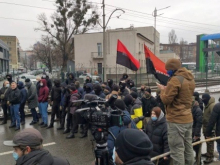 От 20 до 40 тысяч долларов: стало известно, сколько получают националисты за акции против телеканалов