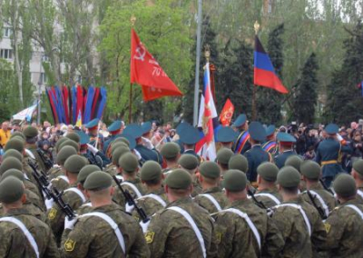 Парад Победы и Бессмертный полк в столице ДНР. Фоторепортаж