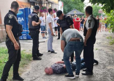 От взрыва гранаты посреди улицы в Каменец-Подольском пострадал 4-летний ребёнок и ещё 5 человек