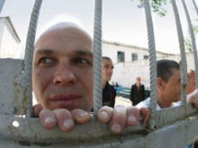 «Закон Савченко»: Украина готова освобождать уголовников для поддержки режима
