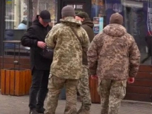 В Ровенской области мужчины избили сотрудников ТЦК. Банковая намерена разрешить военкомам использовать оружия против людей