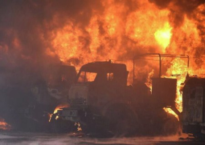 Украинские боевики вновь нанесли удар по Макеевке — горит нефтебаза