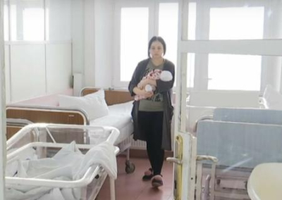 На Украине закрываются родильные дома из-за невостребованности