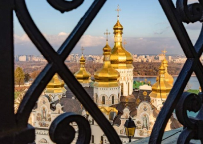 Монахов впускают в Киево-Печерскую лавру по пропускам СБУ