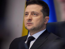 Зеленский обратился к нации в 2 часа ночи и признал потерю Донбасса