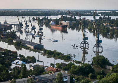 Трупы по Днепру. Как и 100 лет назад. Новая гражданская война на Украине принесла всё те же проблемы