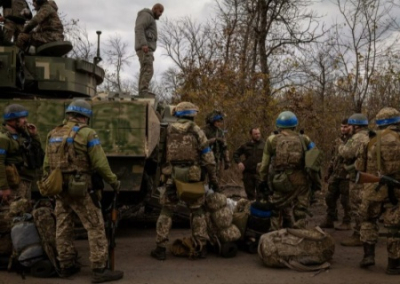 На Украине намерены мобилизовать 500 тыс. штурмовиков от 20 лет из-за потерь в Курской области. Что происходит в российском регионе?