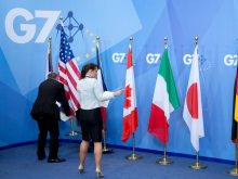 США призвали  G7 смягчить санкции против РФ и отказались поддержать группу желающих пресечь обход ограничений — Bloomberg