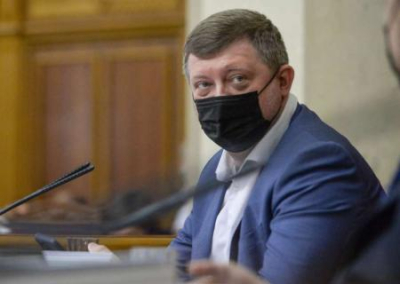 Корниенко: в случае «вторжения» России Рада за пару часов введёт военное положение