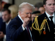 Трамп требует от НАТО больше платить за Украину
