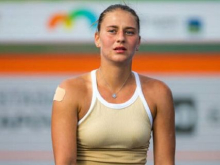 Украинскую теннисистку освистали на Roland Garros за отказ пожать руку своей сопернице из Белоруссии