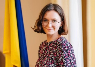 Помощница главы ЦИК, пожаловавшаяся на бракованный вибратор, уволилась из-за травли в соцсети