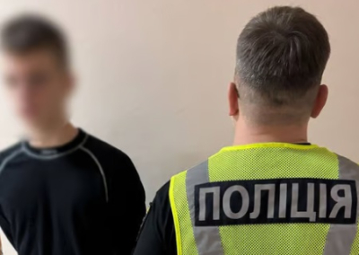 В Киеве подростки избили военного