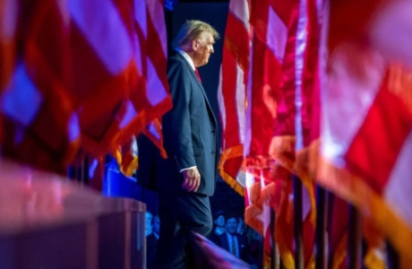 Россия уходит на второй план. Почему Трамп не смог разрешить украинский конфликт за 100 дней? Интервью с Борисом Межуевым