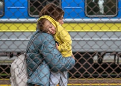 Миллионы украинских беженцев в ЕС могут потерять свой правовой статус