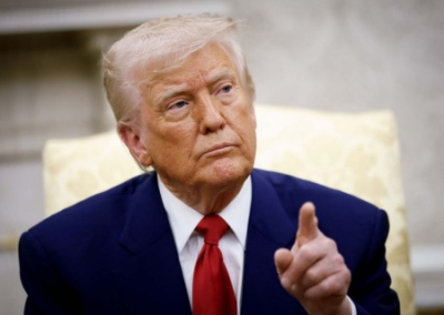 Трамп возмутился постоянным попрошайничеством Зеленского и обвинил его в развязывании конфликта