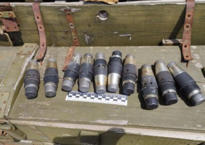 Противотанковые мины, артснаряды и заминированный схрон: силовики продолжают демилитаризацию освобождённых регионов