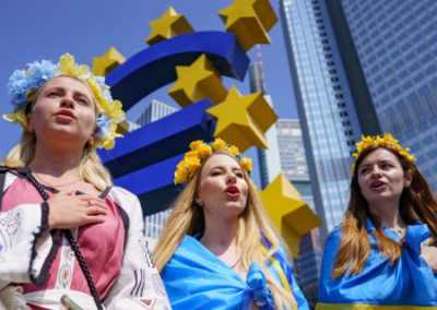 Контрабандисты и прищепки на сосках: ЕС устал от украинских беженцев, Зеленский угрожает Европе их бунтом